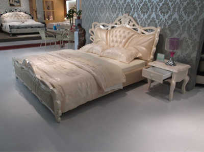 歐式奢華新體驗(yàn) 藍(lán)珊瑚品牌真皮床，打造高檔婚慶臥室